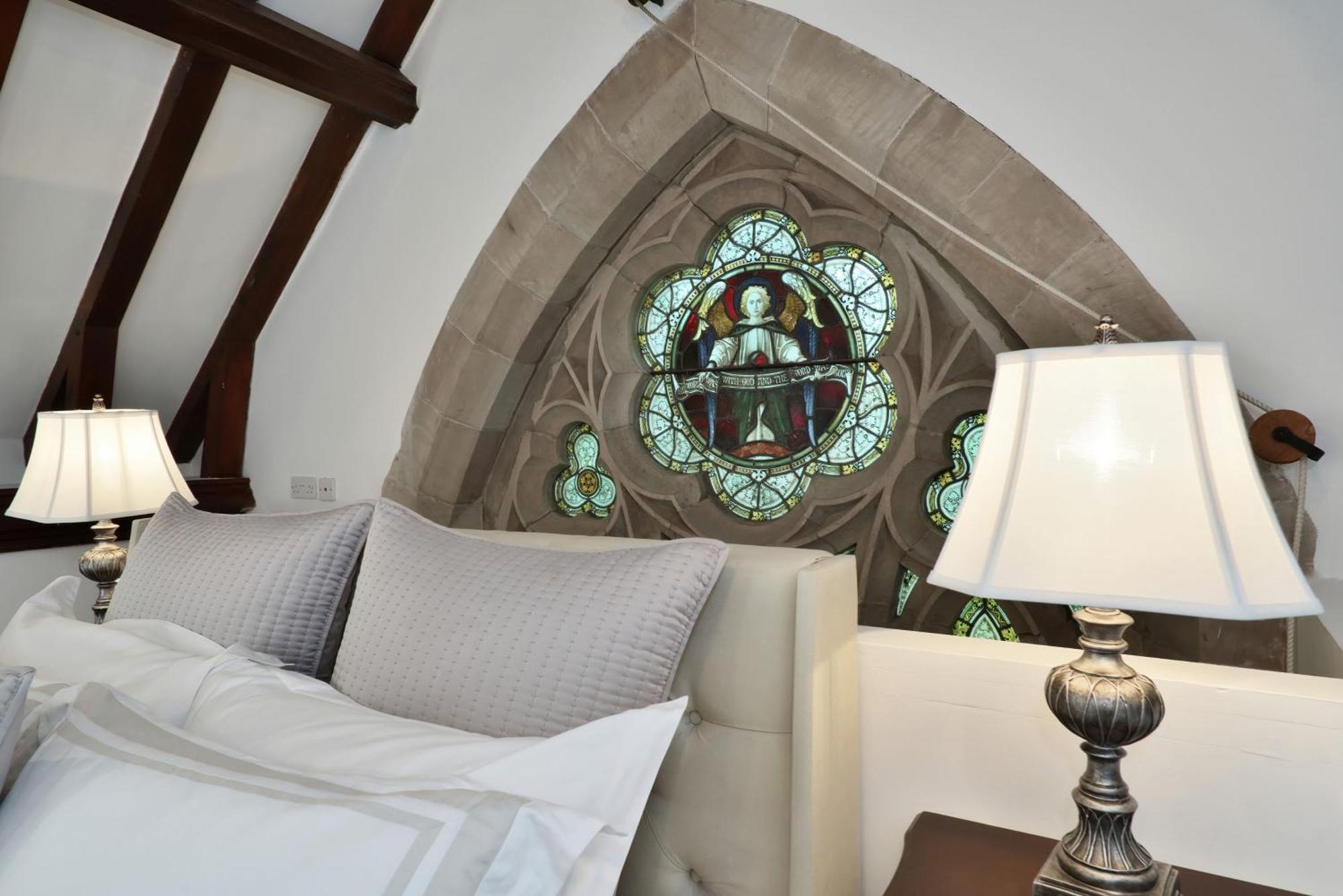 St James House - Truly Heavenly เฮริฟอร์ด ภายนอก รูปภาพ